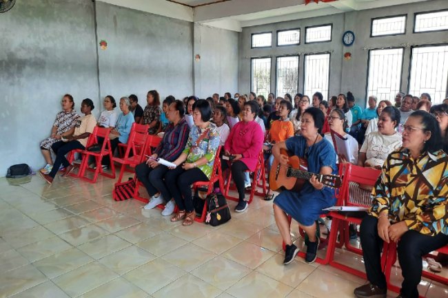 Women's Fellowship Of The Canaan Housing Church's Visit To Keerom Correctional Institution