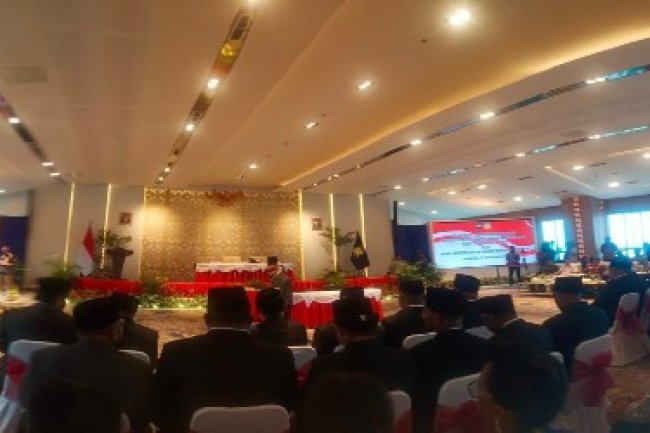 Inauguration of the Papuan People's Assembly (MRP) for the period 2023–2028, led by the Vice Minister of Home Affairs at the Papua Governor's Office