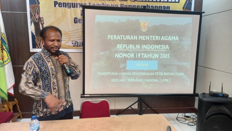 KAKANWIL KEMENTERIAN AGAMA PAPUA SAMPAIKAN MATERI PERATURAN MENTERI AGAMA (PMA) NOMOR 19 TAHUN 2005 TENTANG LPPN PADA SEMINAR LPPD KABUPATEN MIMIKA