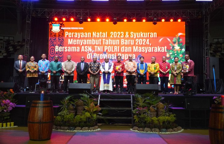 PERAYAAN IBADAH NATAL 2023 DAN SYUKURAN MENYAMBUT 2024 DI PAPUA: SEMANGAT PERSATUAN DAN PEMBANGUNAN