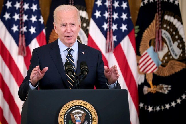 BIDEN MEMBUKA KEMBALI BEBERAPA JALUR INTERNASIONAL