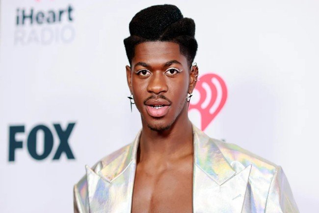 LIL NAS X STARTS BIZARRE MARKETING CAMPAIGN FOR HIS NEW SINGLE