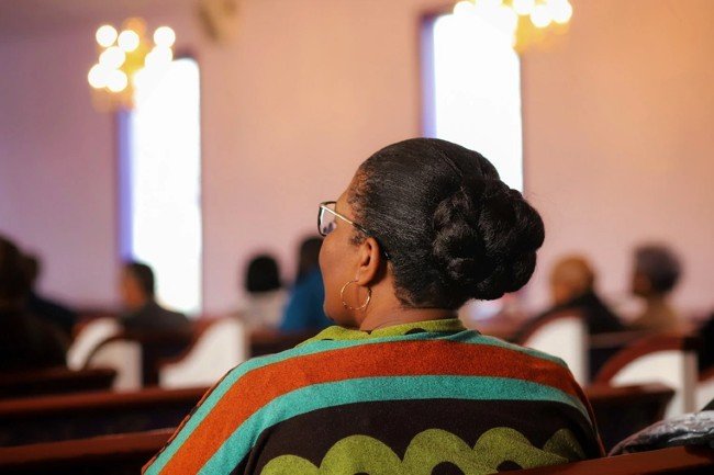 DURING THE PANDEMIC, BLACK CHURCHES EXPERIENCED GREATER DIFFICULTIES, BUT THEY ADAPTED BETTER.