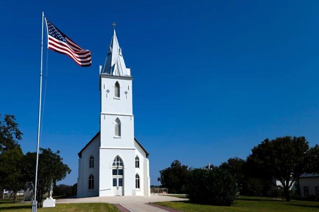 SUPPORT FOR RELIGIOUS FREEDOM IS RESURGENT IN AMERICA