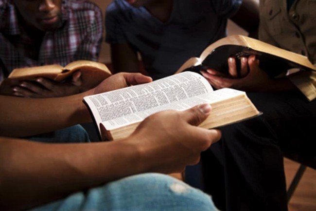 10 WAYS TO GET BETTER AT READING THE BIBLE EVERY DAY