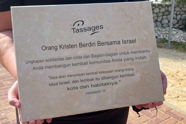 ORANG-ORANG KRISTEN MENYUMBANGKAN $500.000 KE KOTA-KOTA ISRAEL YANG HANCUR OLEH SERANGAN HAMAS.