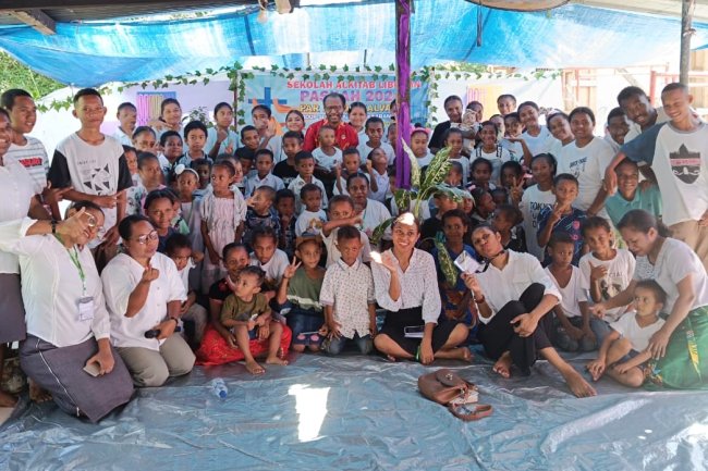 KAKANWIL KEMENAG PAPUA BUKA SEKOLAH ALKITAB LIBURAN DI JEMAAT GKI MARANATHA POLIMAK I-III