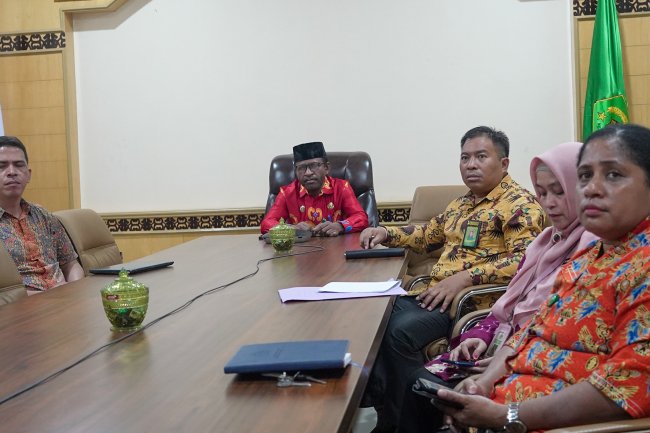 KAKANWIL KEMENAG PAPUA JOIN TALKSHOW TO BUILD ANTI-CORRUPTION BEHAVIOR