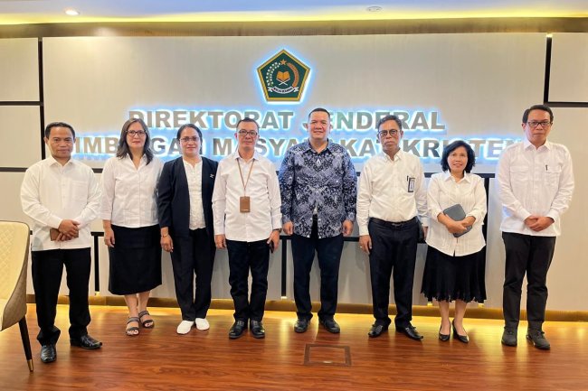 THE DIRECTORATE GENERAL OF CHRISTIAN COMMUNITY GUIDANCE (DITJEN BIMAS) HOLDS ROUTINE WORSHIP FOR ASN AT THE START OF THE WORK WEEK IN JAKARTA (DBK)