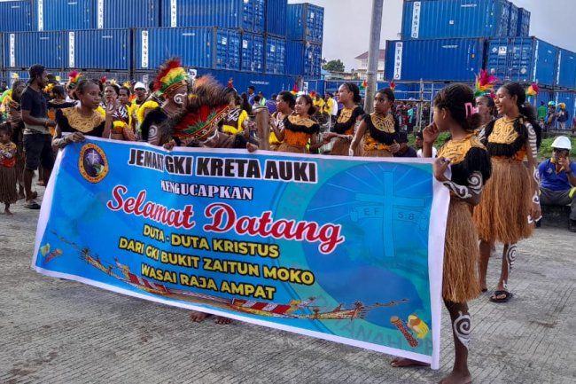 SPIRITUAL TOUR OF PW GKI BUKIT ZAITUN MOKO (BZM) TO GKI KRETA AUKI PADAIDO, BIAK