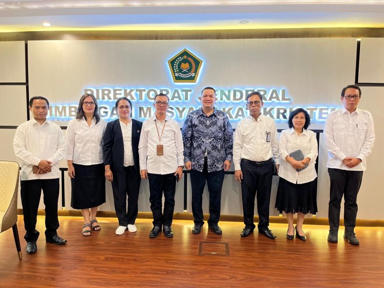 THE DIRECTORATE GENERAL OF CHRISTIAN COMMUNITY GUIDANCE (DITJEN BIMAS) HOLDS ROUTINE WORSHIP FOR ASN AT THE START OF THE WORK WEEK IN JAKARTA (DBK)