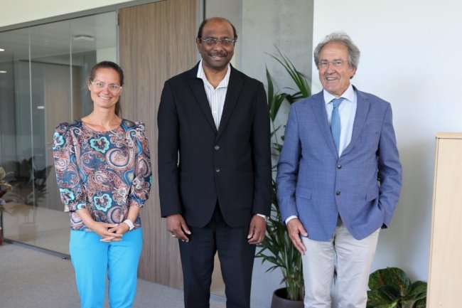 STRENGTHENING GLOBAL ALLIANCE: SWISS PROTESTANT CHURCH AID ORGANIZATION VISITS WC