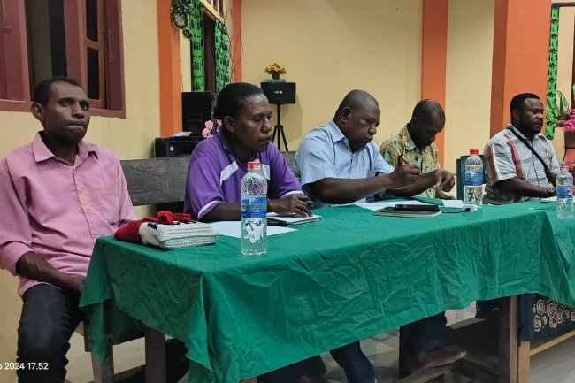 RAPAT PEMBENTUKAN KEPANITIAAN PELATIHAN KURSUS DASAR GSM KLASIS MAMBERAMO