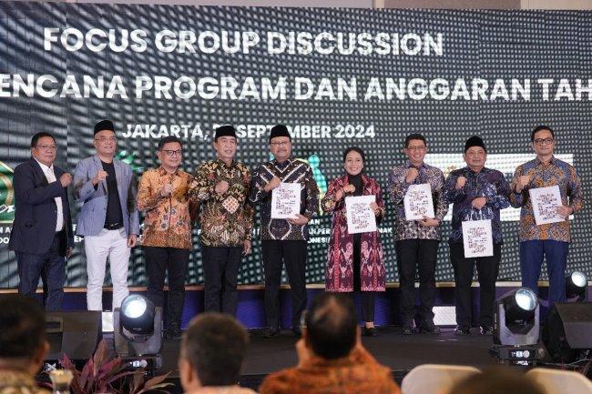 DIRECTOR GENERAL OF CHRISTIAN COMMUNITY GUIDANCE JEANE MARIE TULUNG PARTICIPATES IN FGD ON 2025 PROGRAM AND BUDGET PLAN WITH COMMISSION VIII OF THE INDONESIAN PARLIAMENT