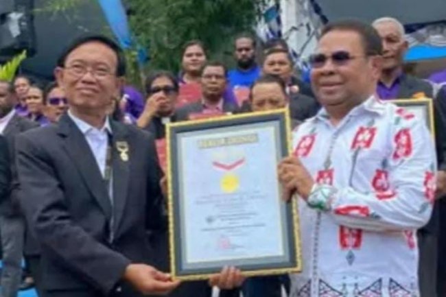 3,870 PEOPLE IN MANOKWARI BREAK BIBLE WRITING RECORD, MURI RECOGNIZES WORLD ACHIEVEMENT