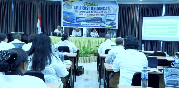 GKI SYNOD IN TANAH PAPUA TRAINS CLASSIS TREASURERS TO USE DIGITAL FINANCIAL APPLICATION